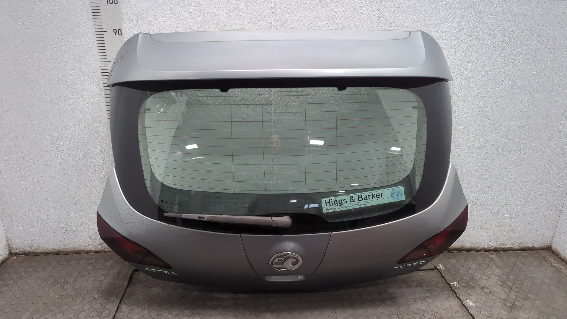 Дверь багажника