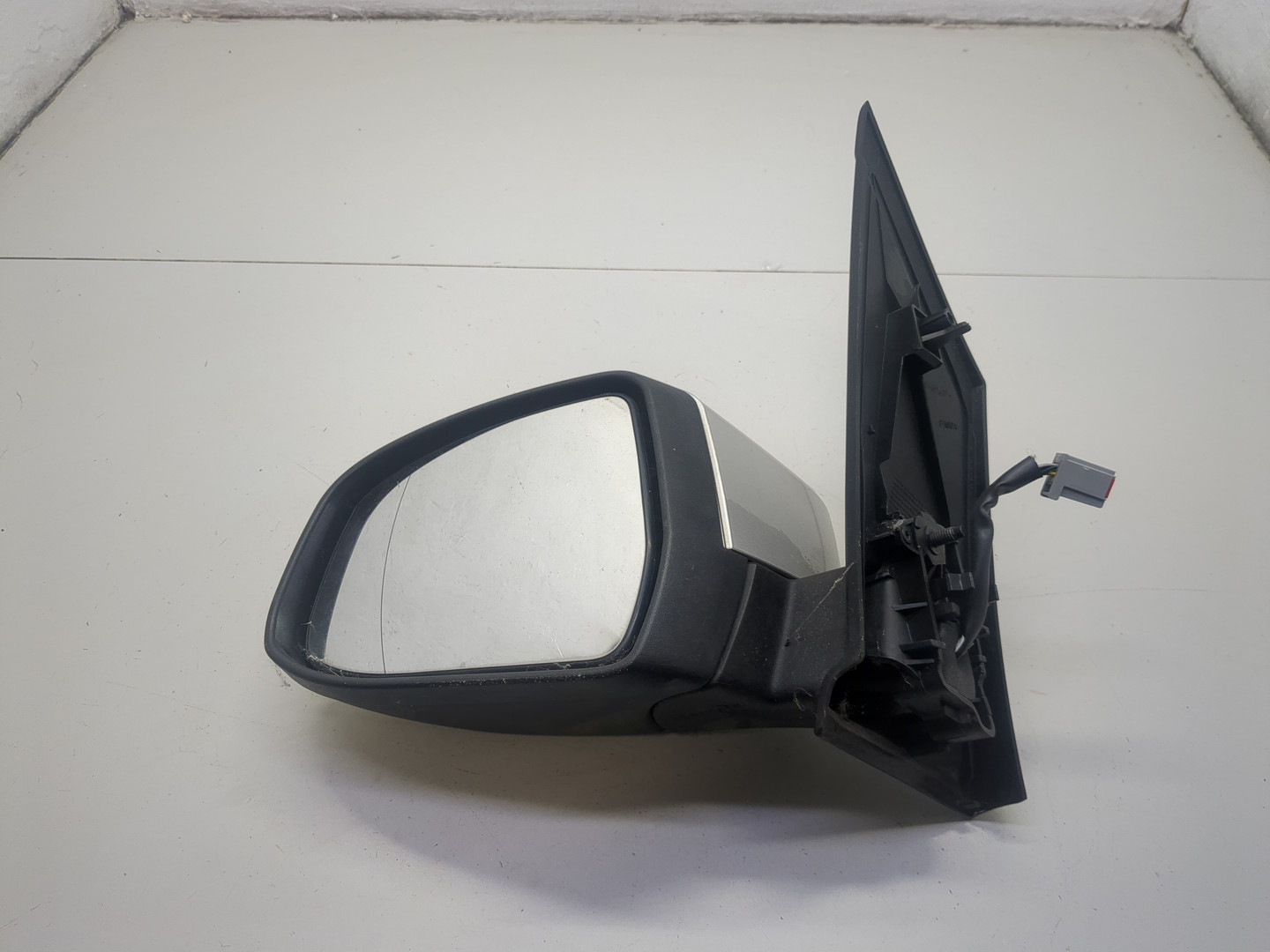 Зеркало левое электрическое