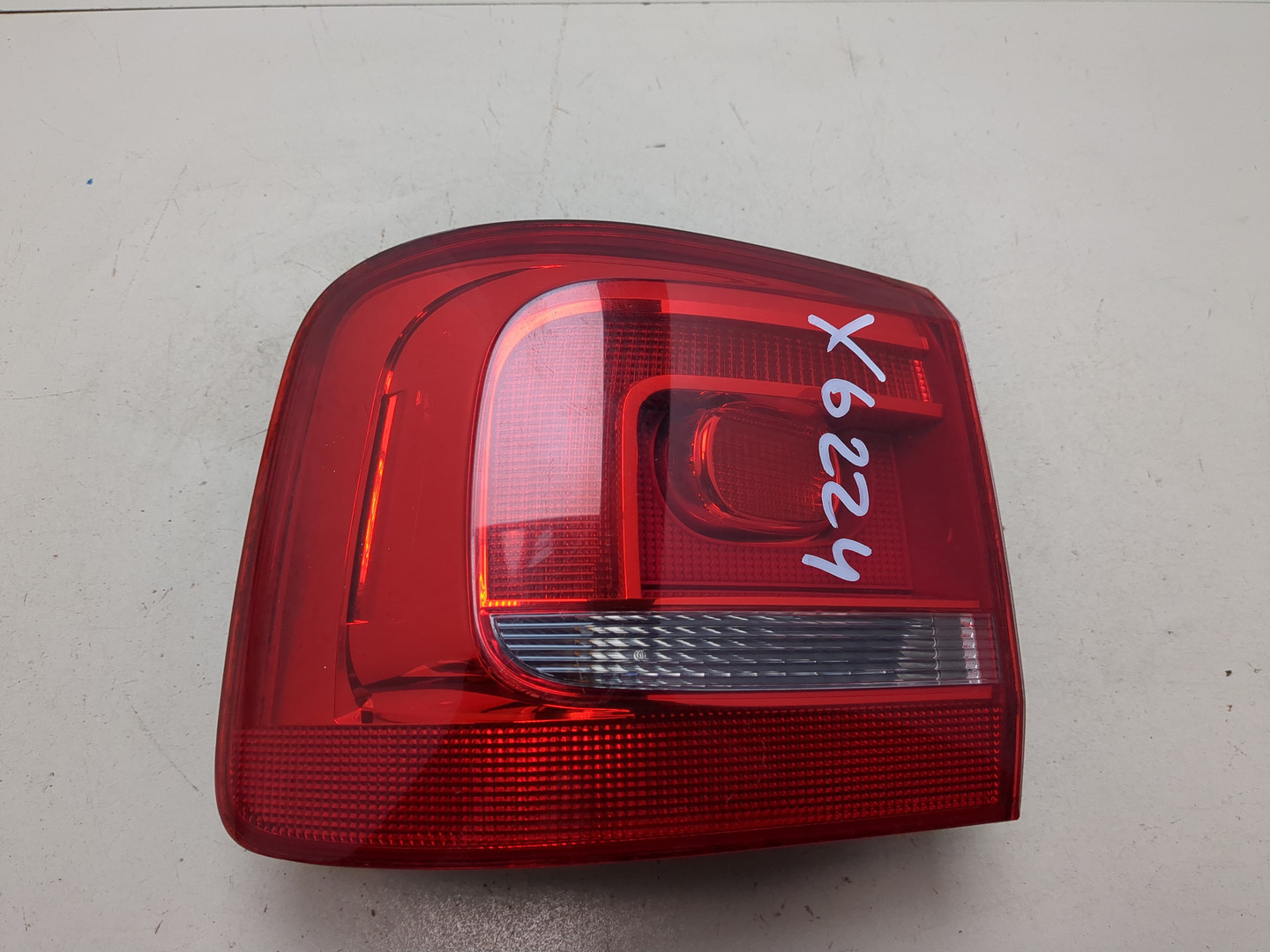 Фонарь задний левый