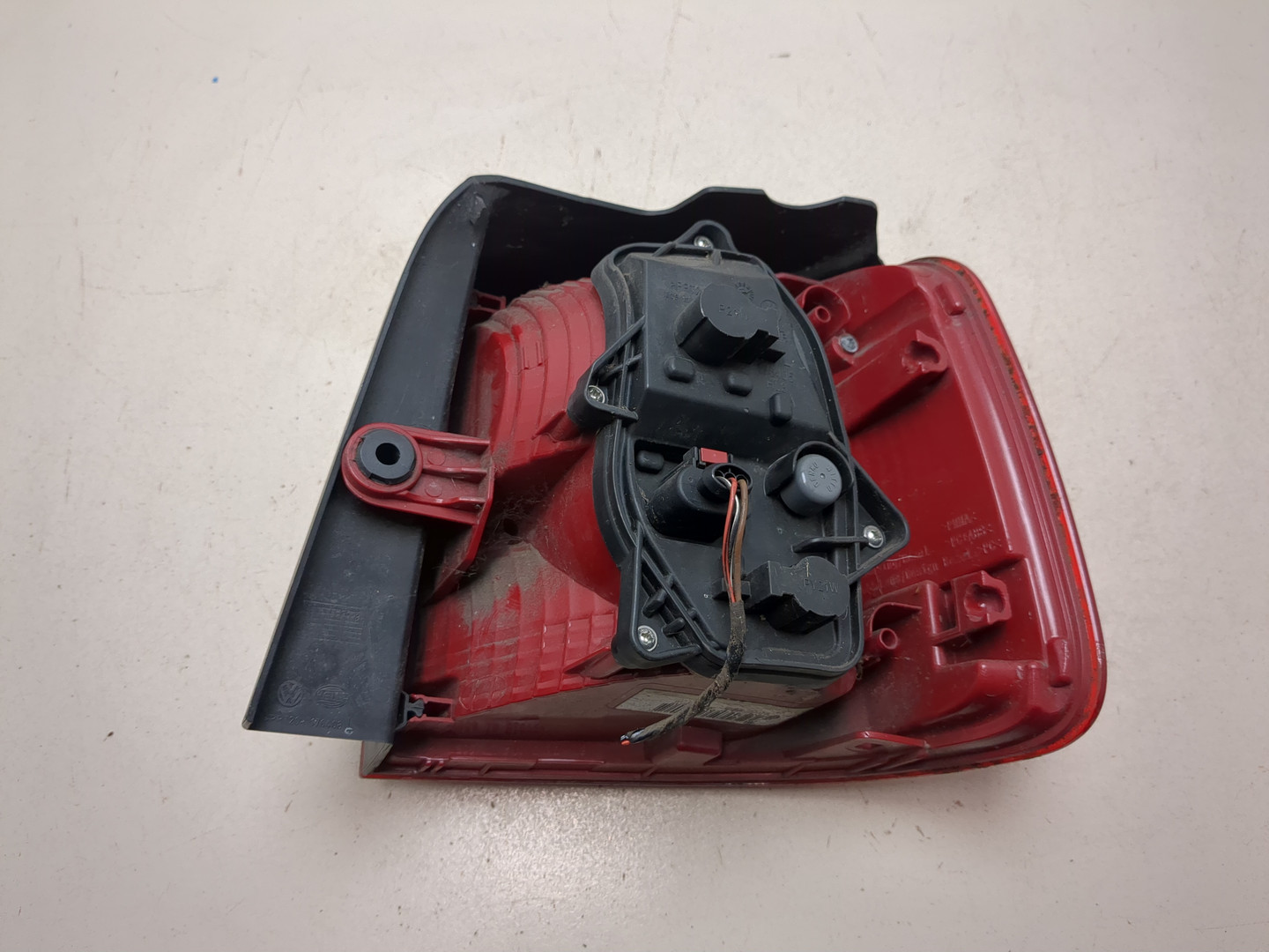 Фонарь задний левый