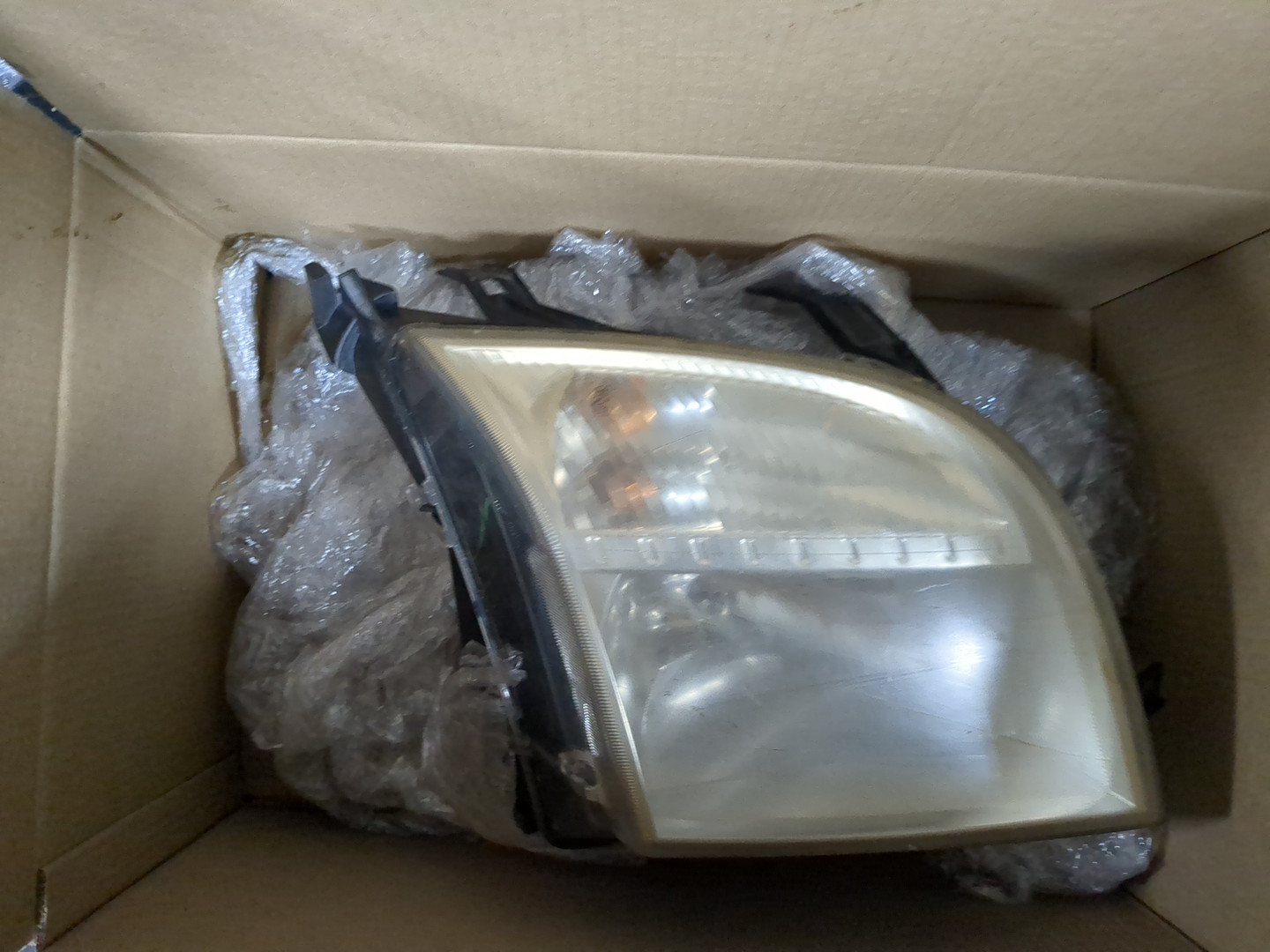 Фара правая