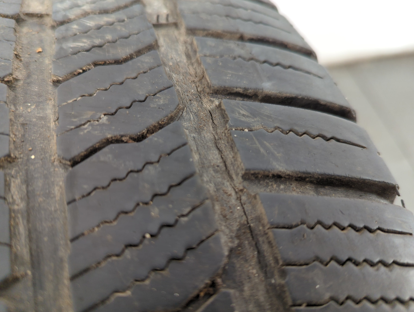 Шины комплект (4 шт.)