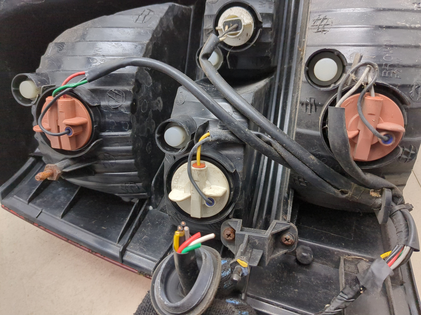 Фонарь задний правый