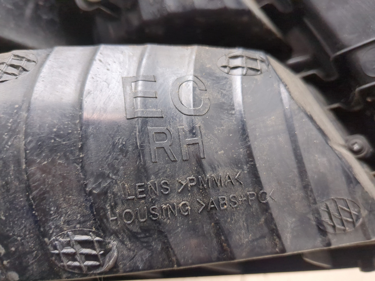 Фонарь задний правый