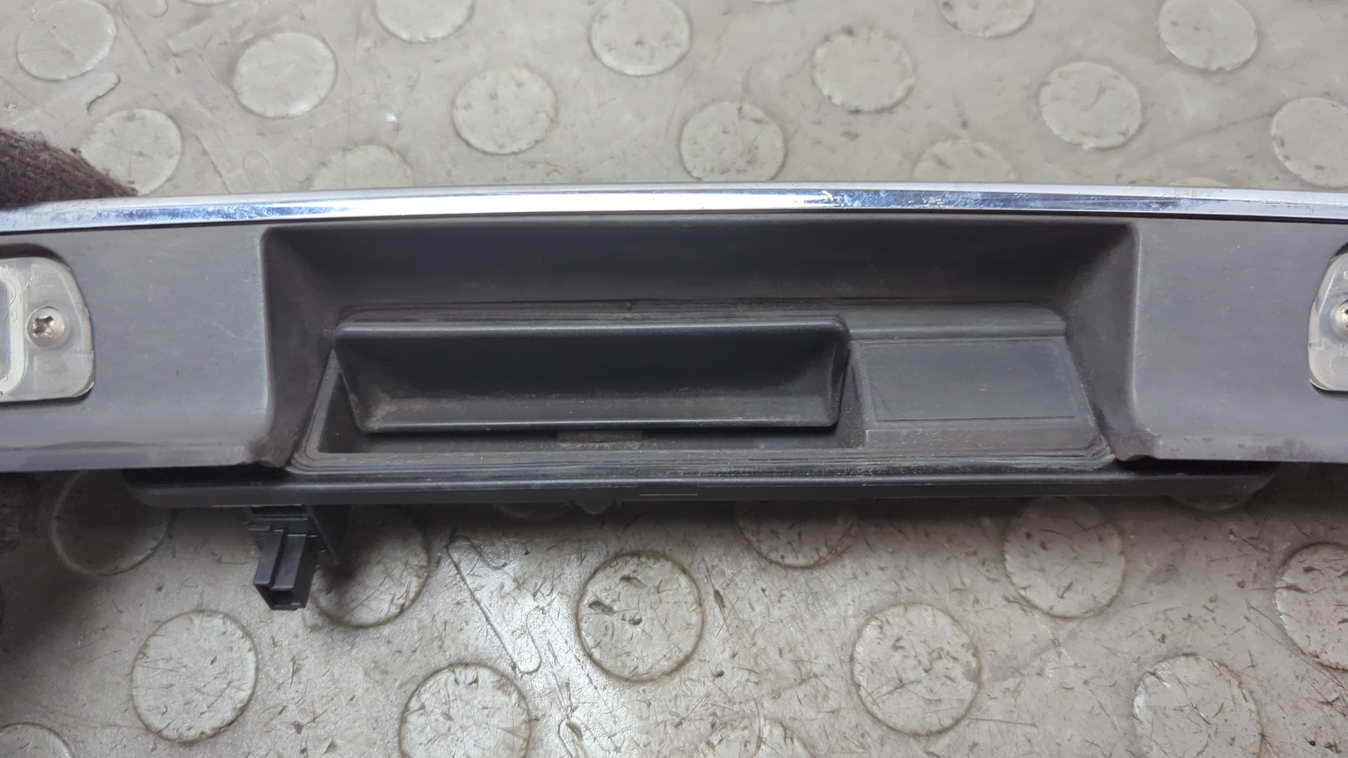 Фонарь подсветки номера