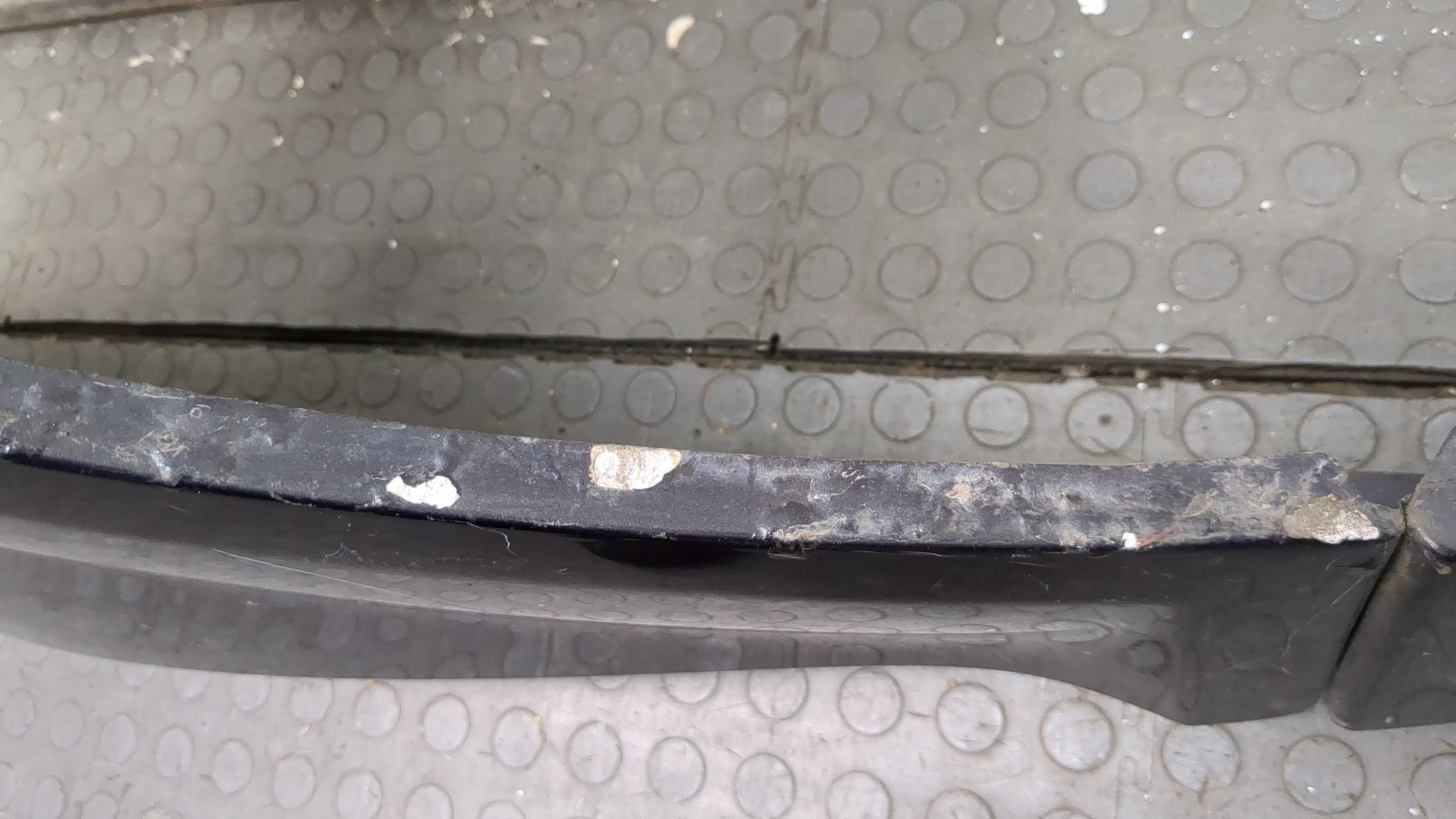 Крыло переднее правое