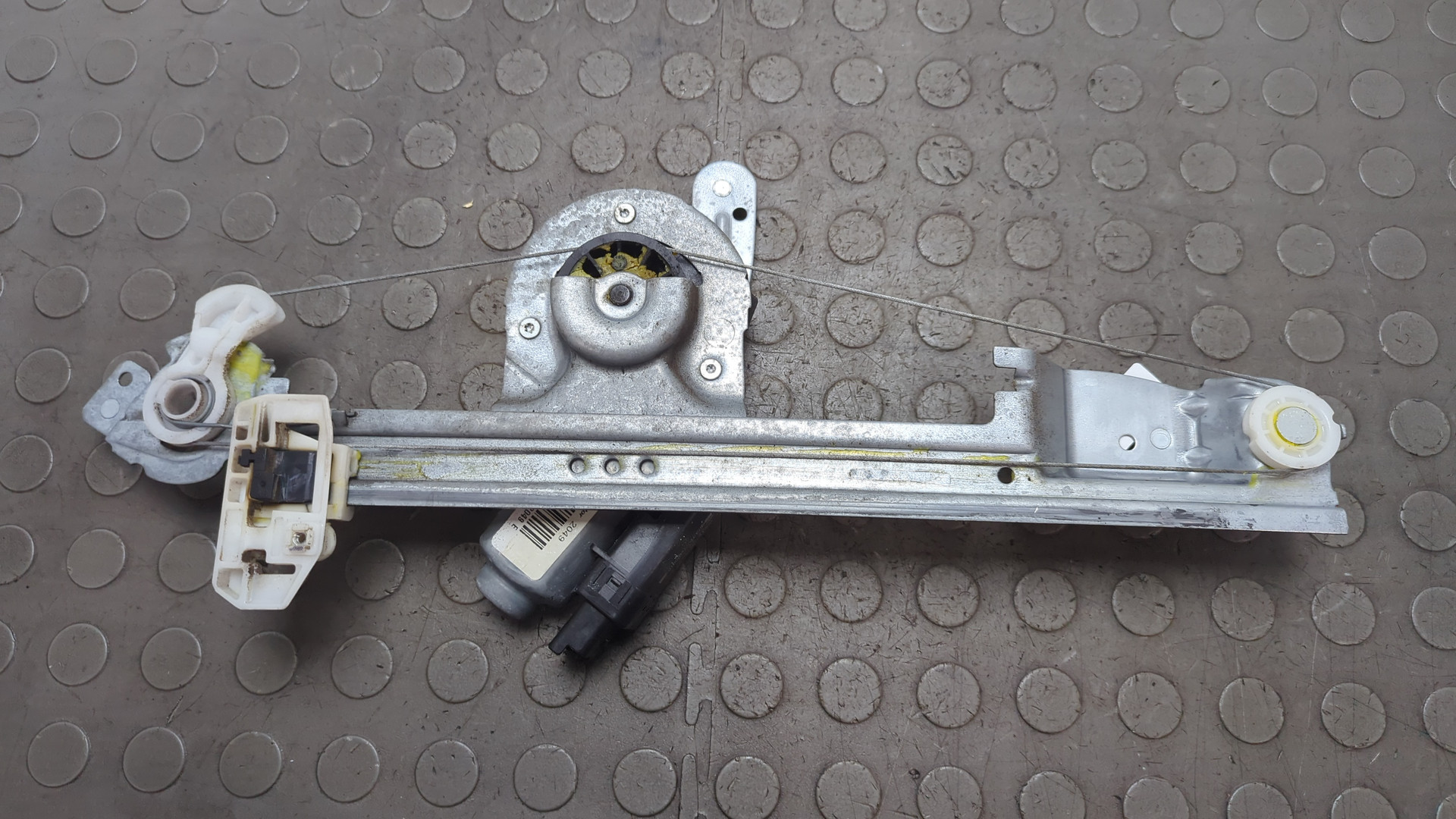 Стеклоподъемник электр. задний левый