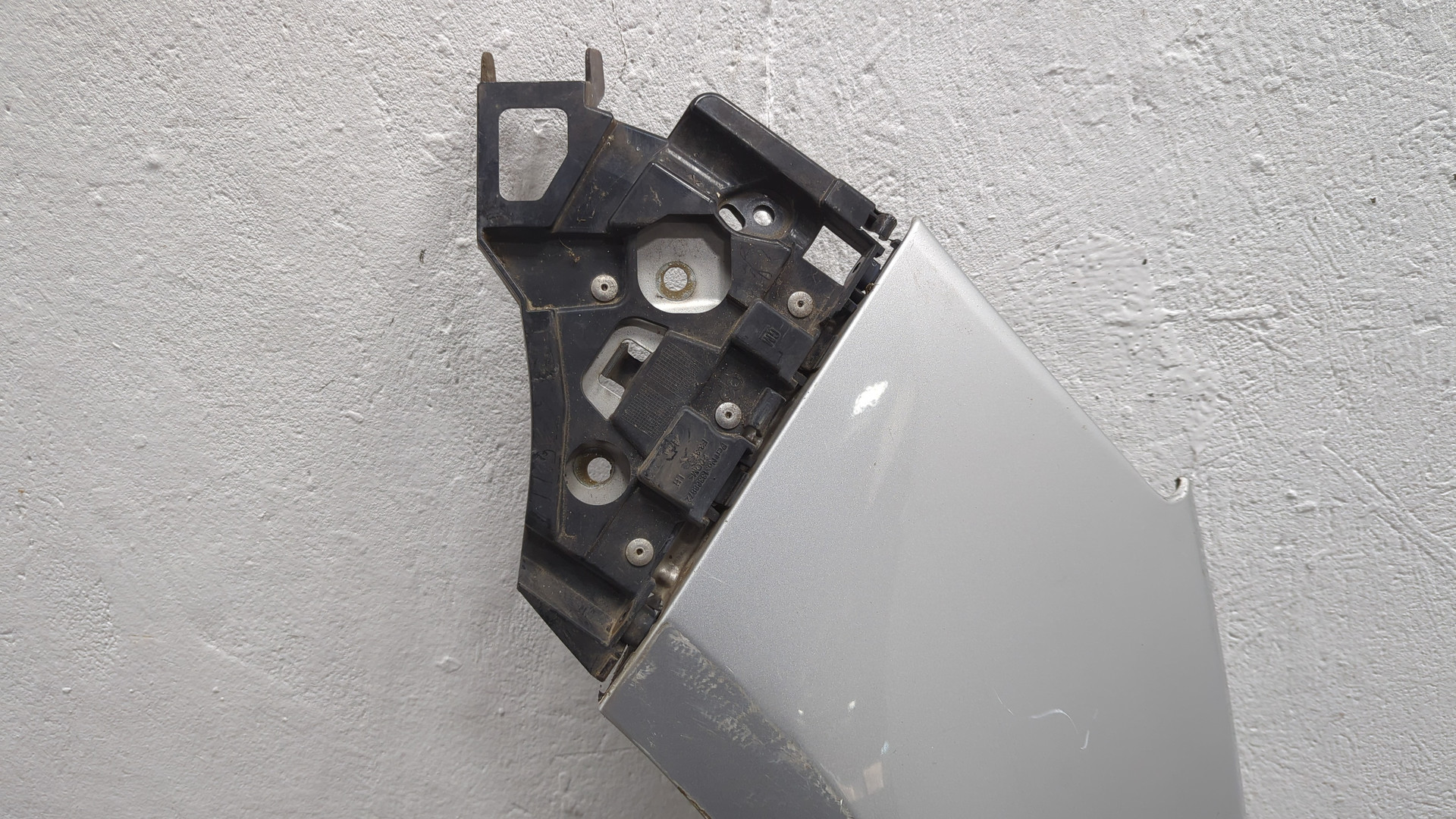 Крыло переднее левое