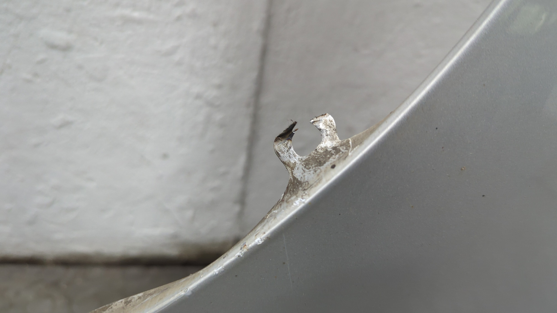 Крыло переднее левое