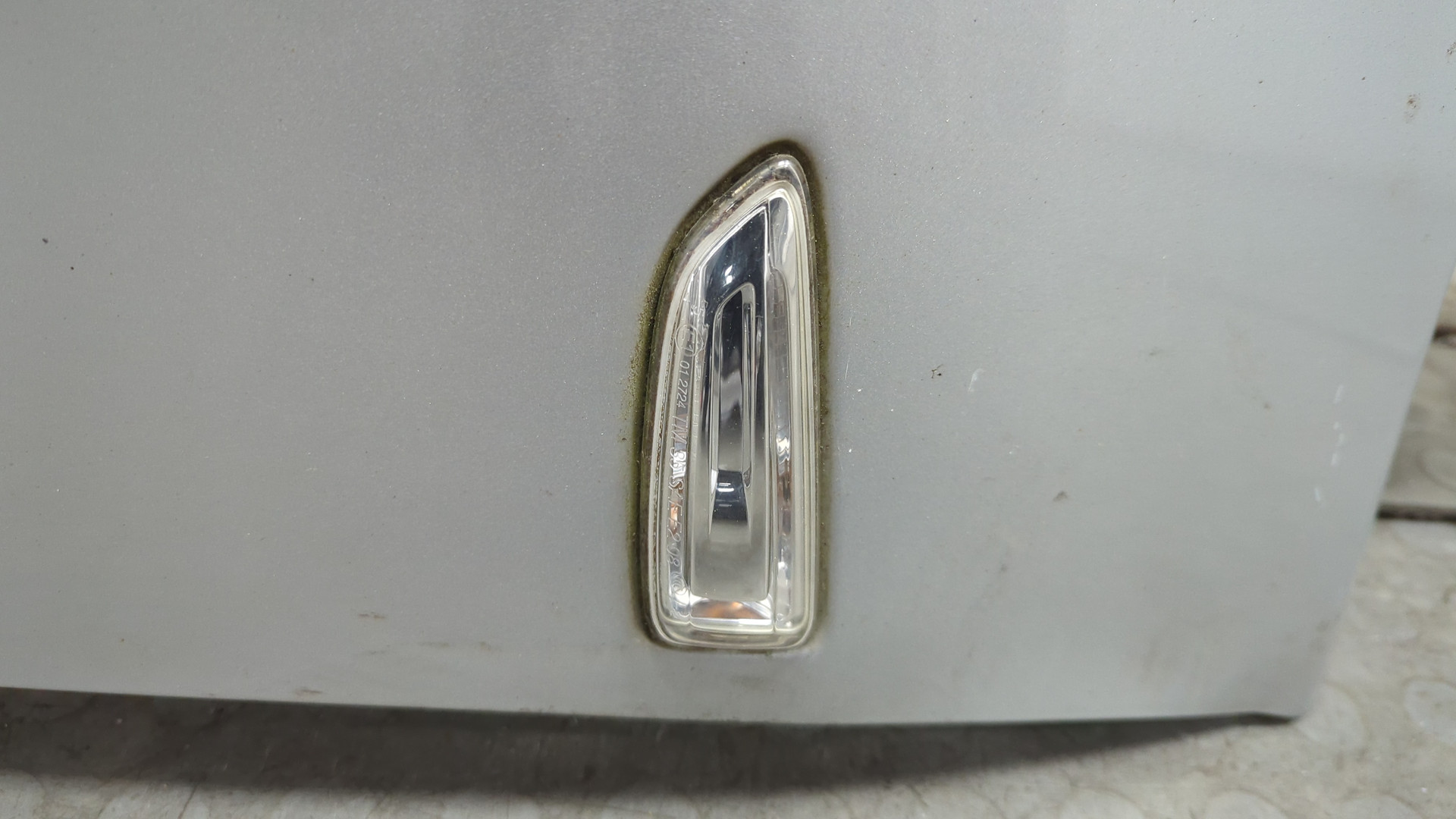 Крыло переднее левое