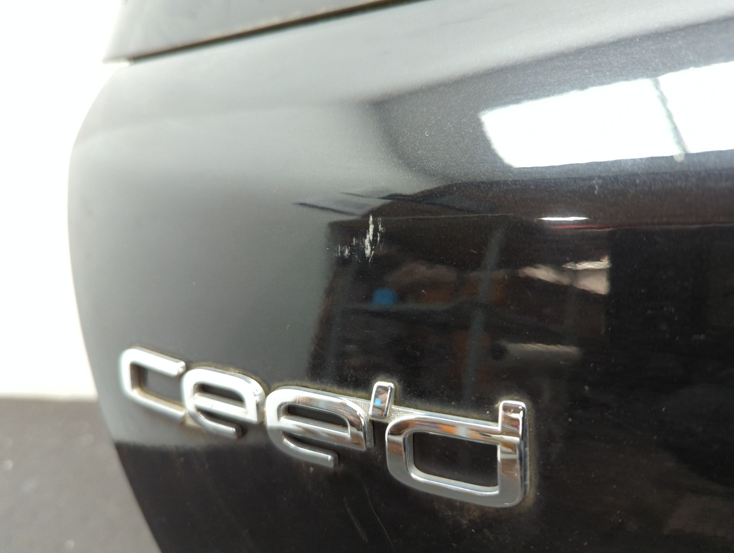 Дверь багажника