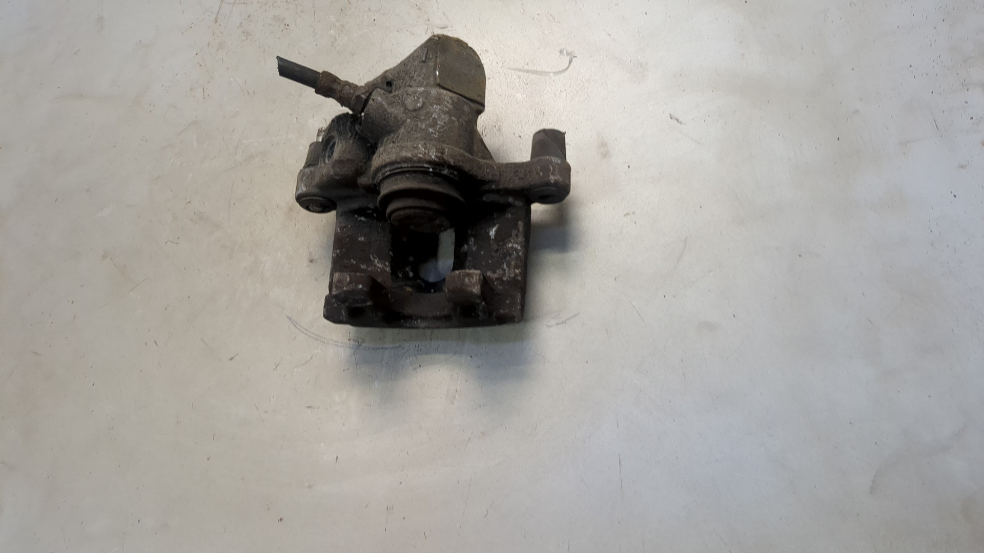 Суппорт задний правый