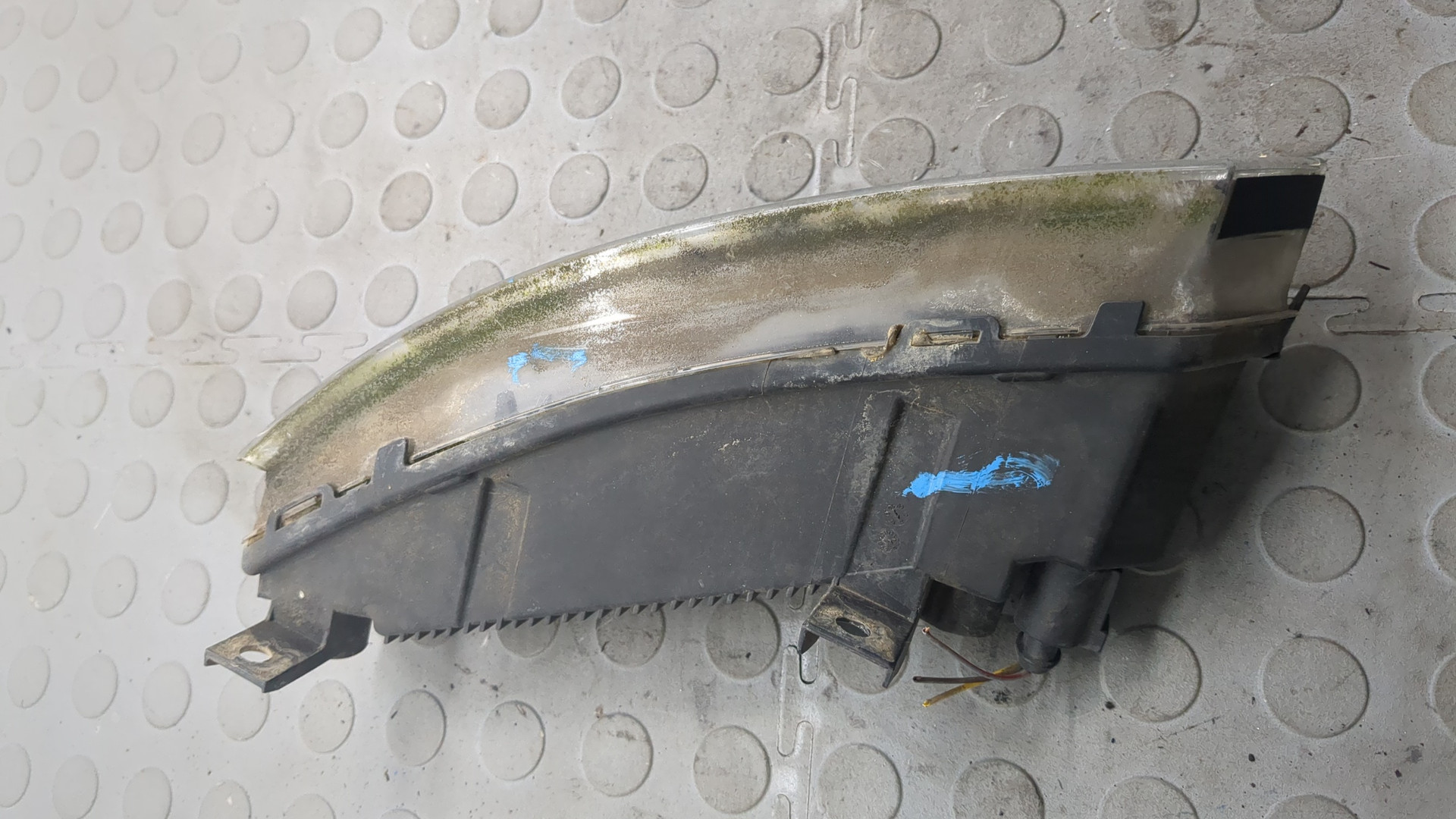 Фара дневного света правая (ходовые огни)