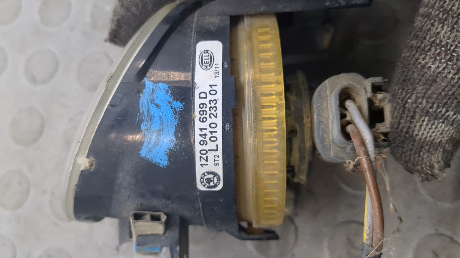 Фара противотуманная правая