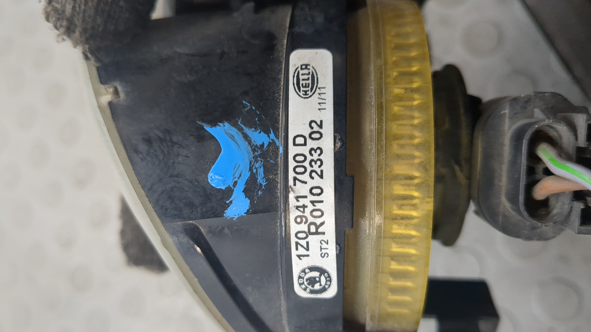 Фара противотуманная левая