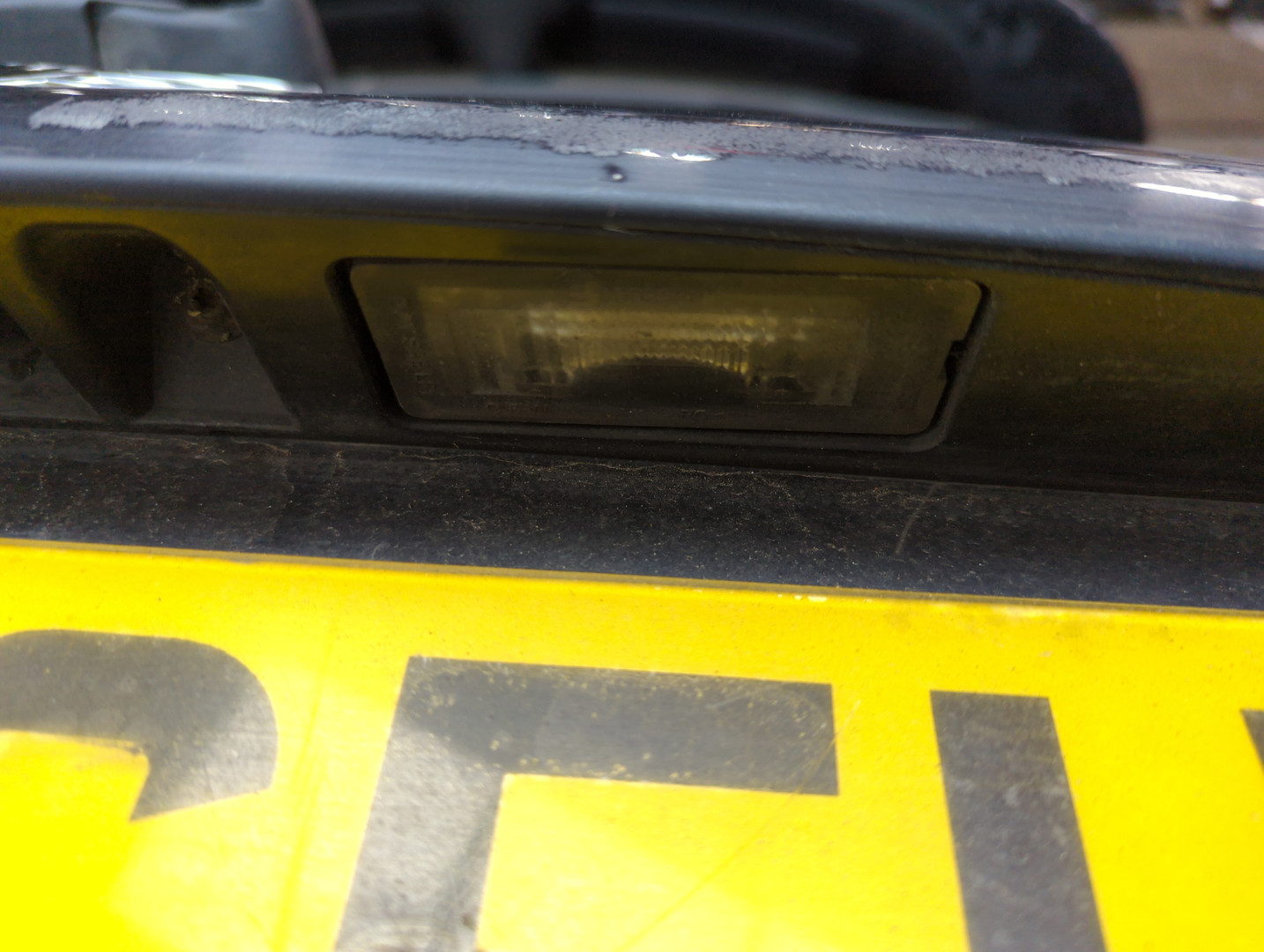 Дверь багажника