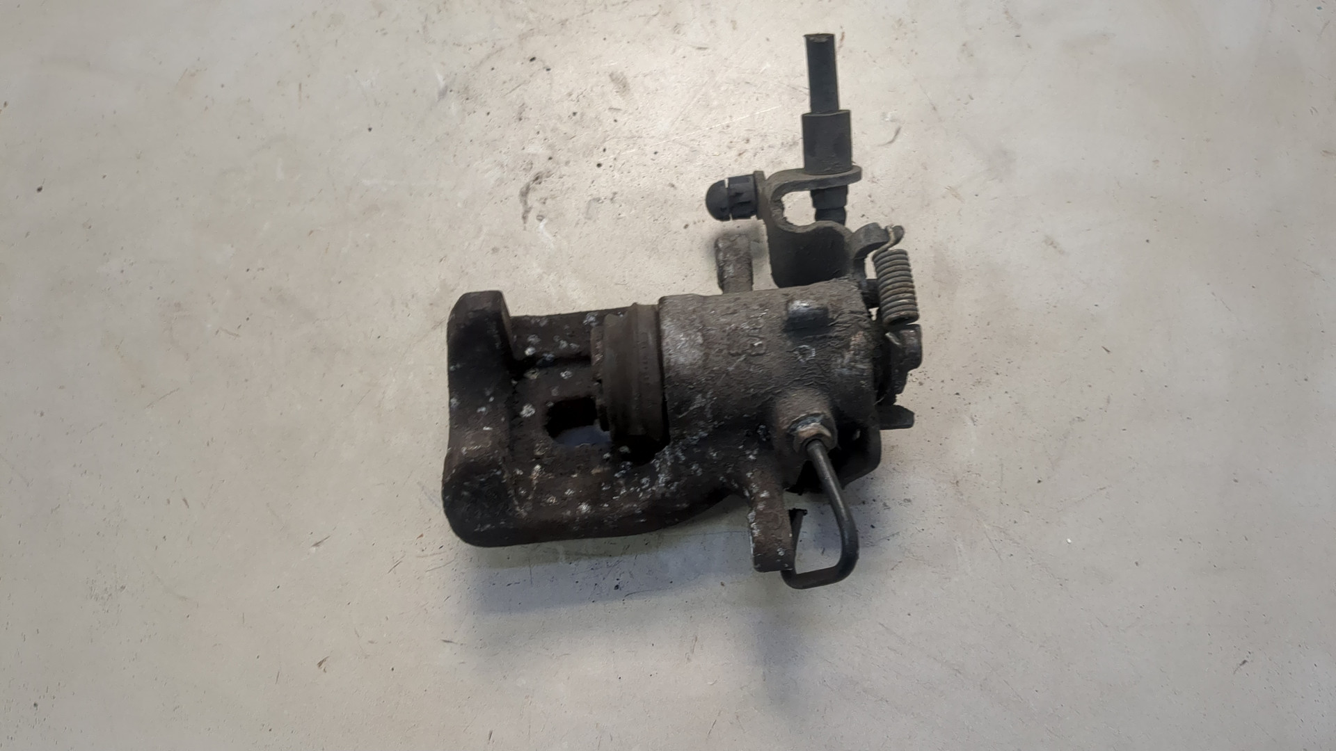 Суппорт задний правый