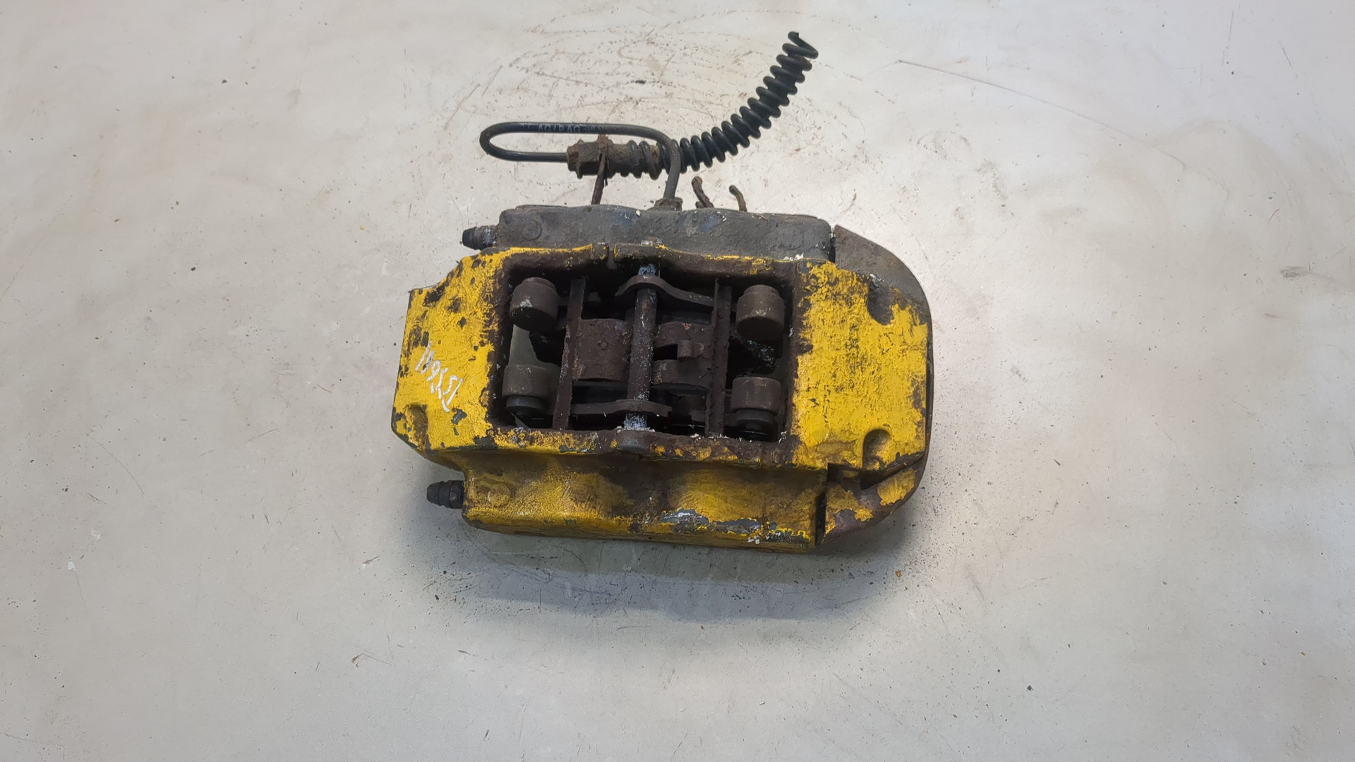 Суппорт задний правый