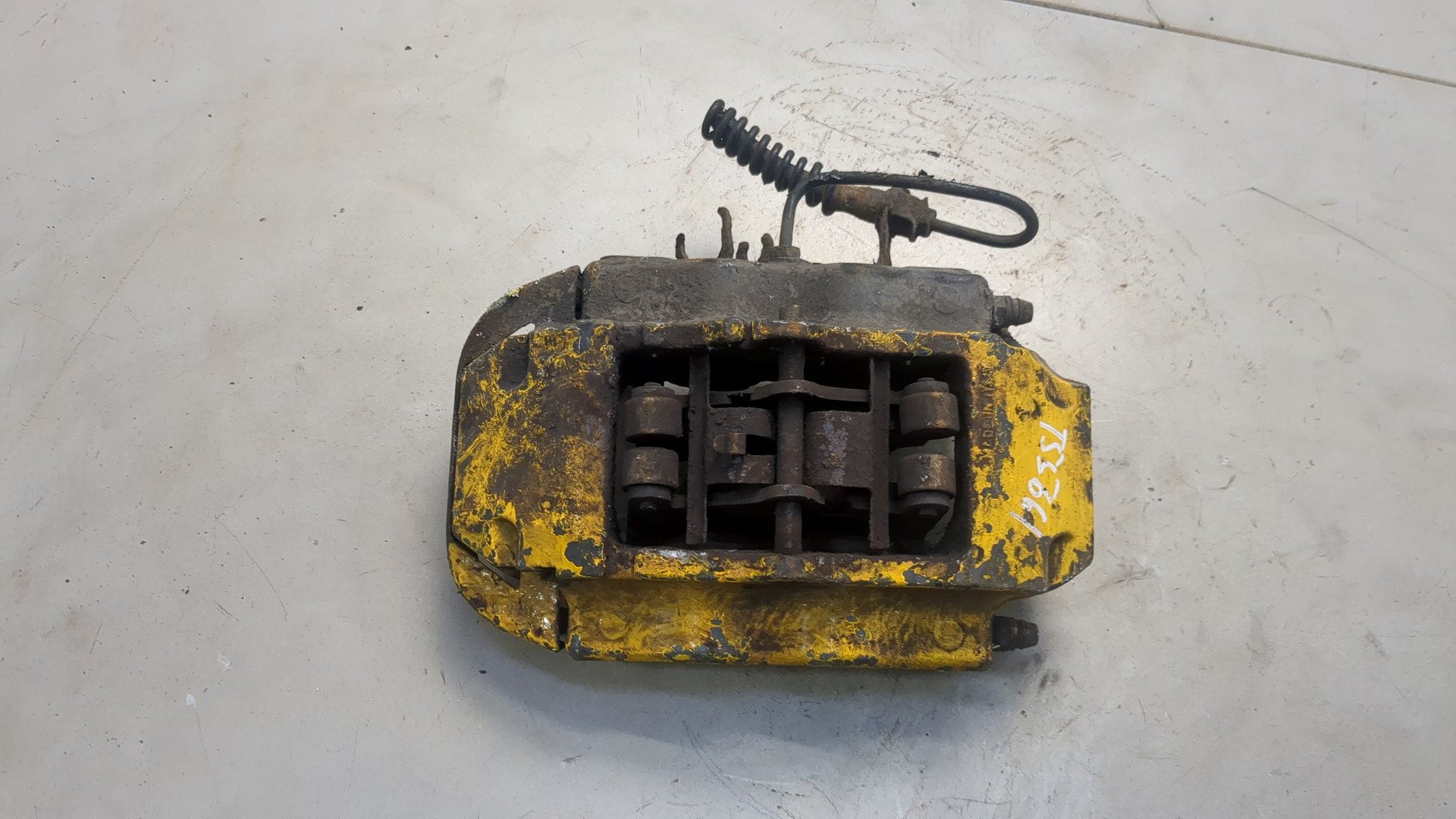 Суппорт задний левый