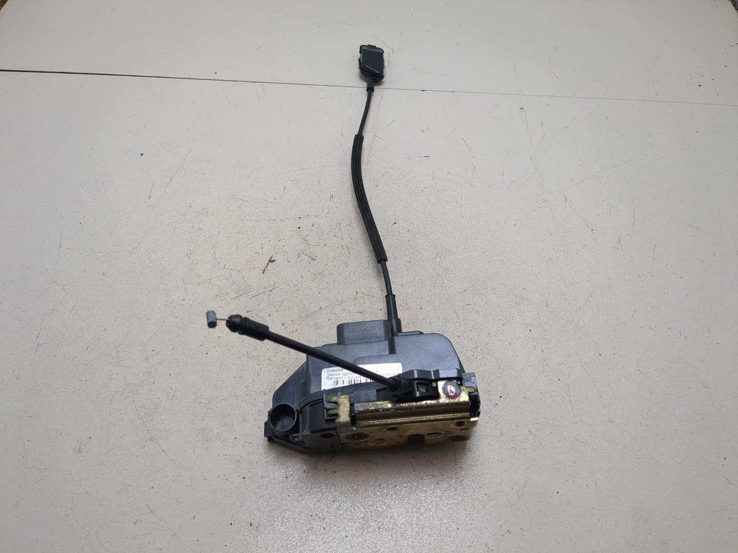 Замок двери передней правой