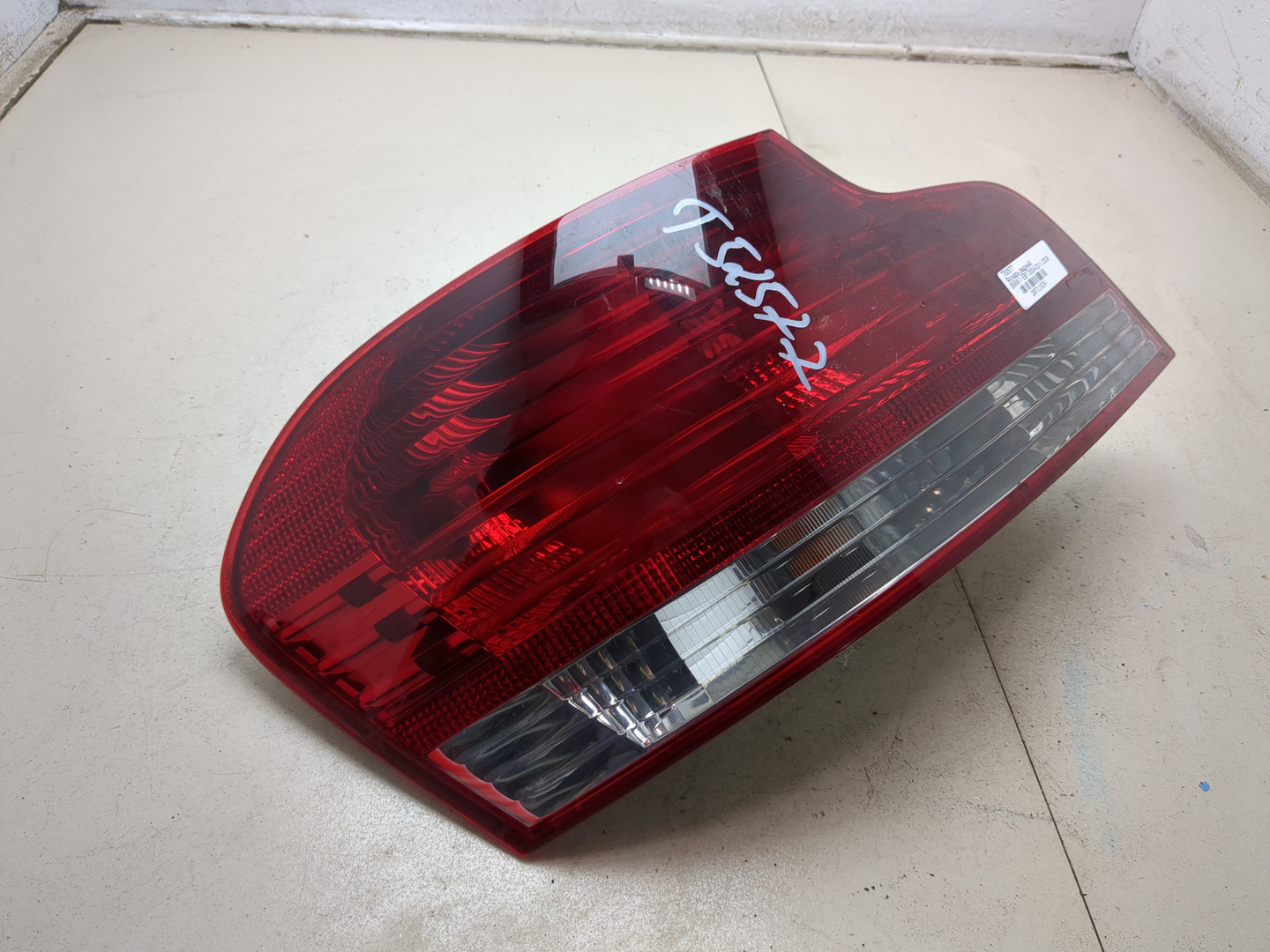 Фонарь задний левый