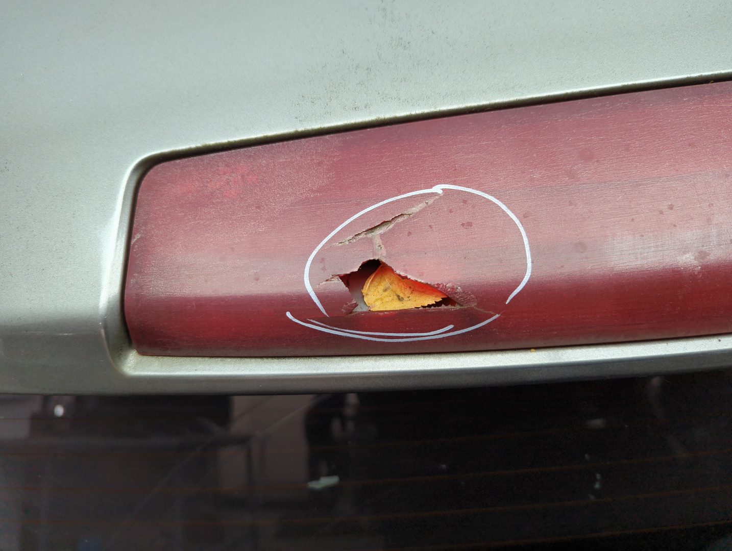 Дверь багажника