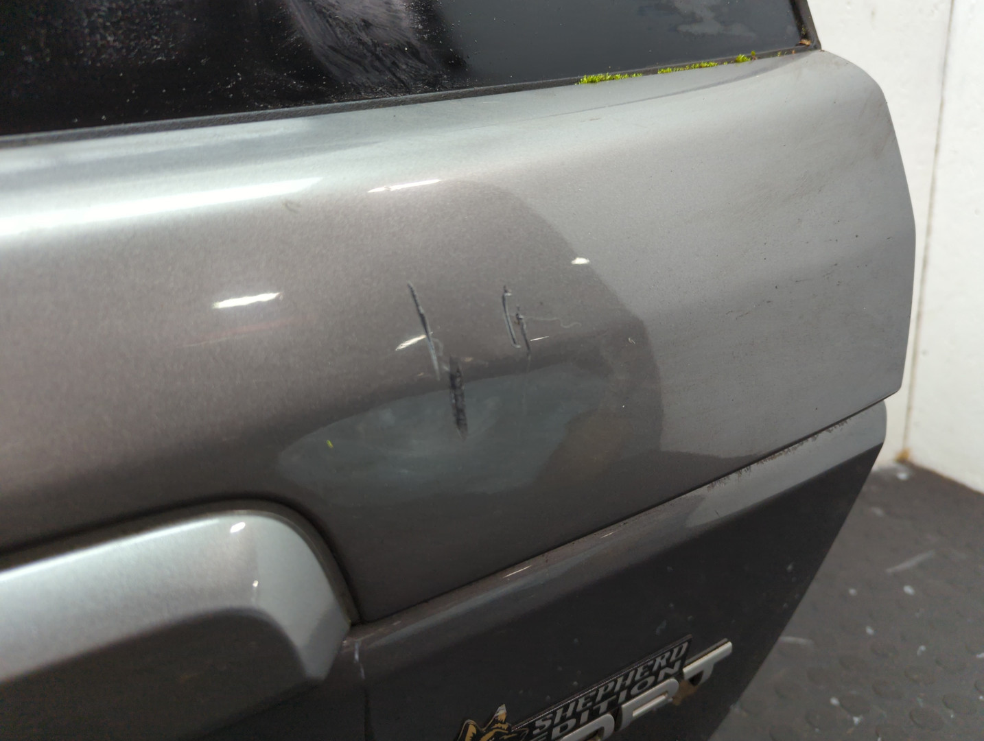 Дверь багажника