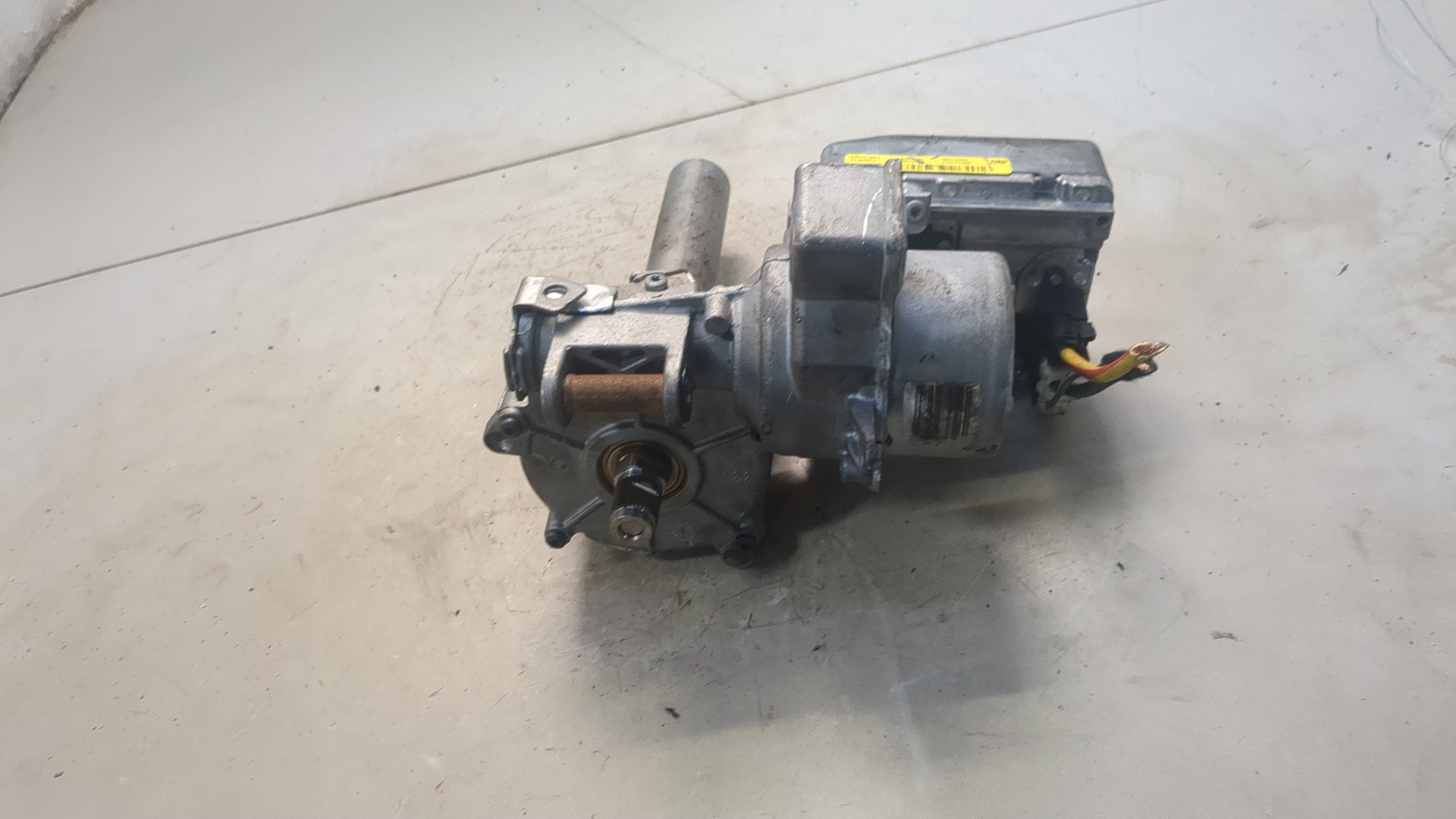 Серводвигатель рулевой рейки