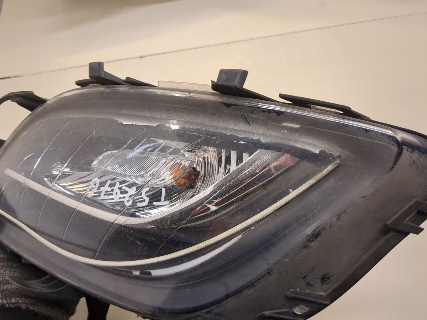 Фара противотуманная левая