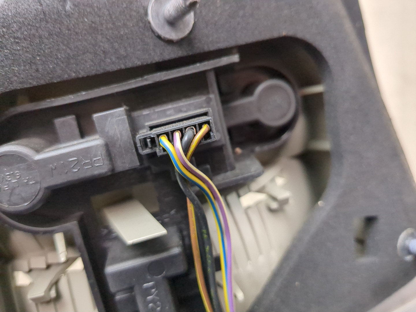 Фонарь задний правый