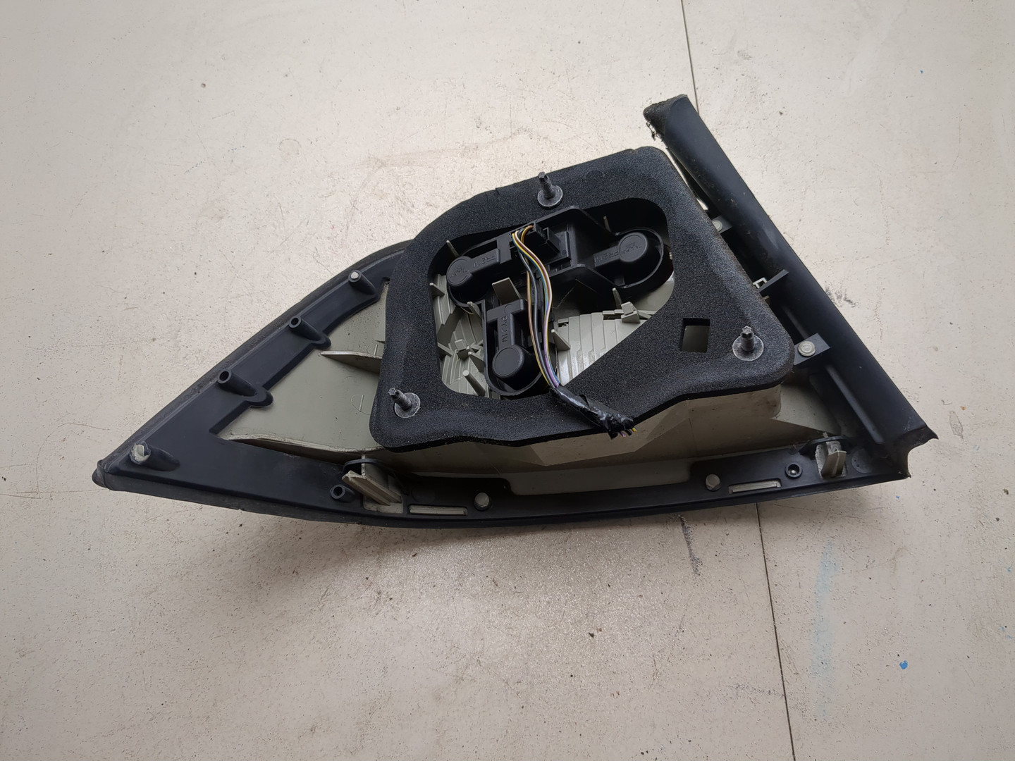 Фонарь задний правый