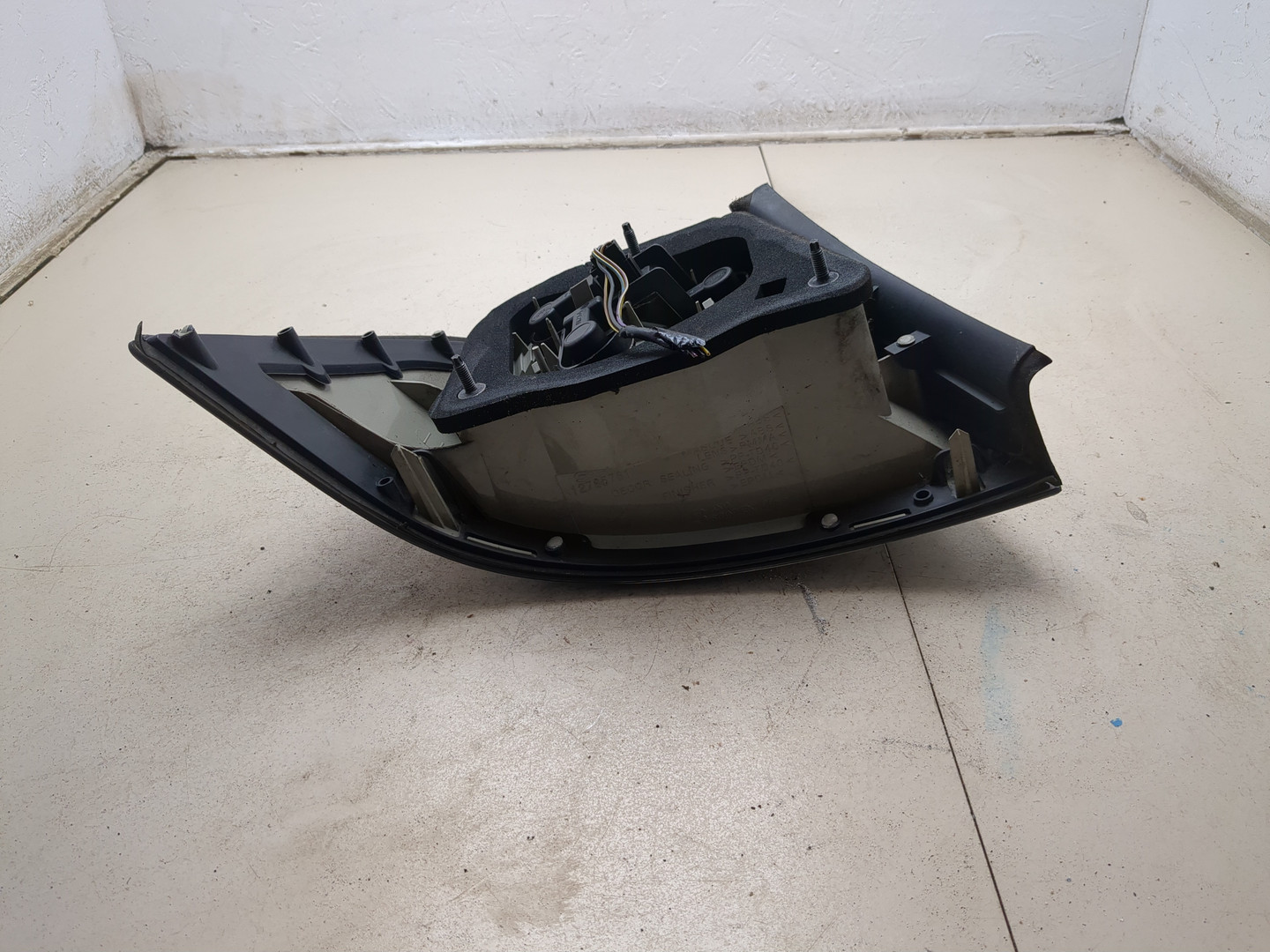 Фонарь задний правый