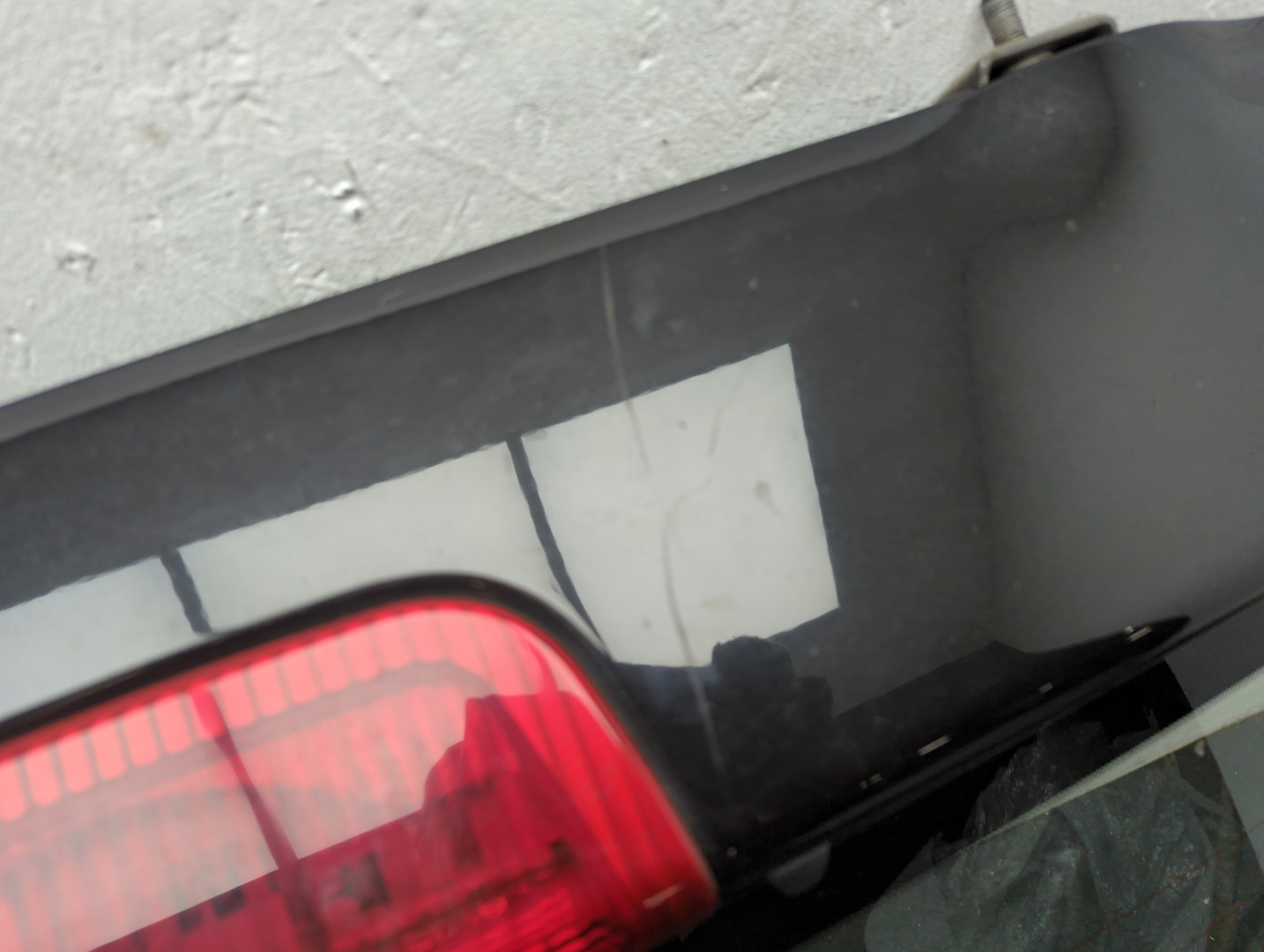 Дверь багажника