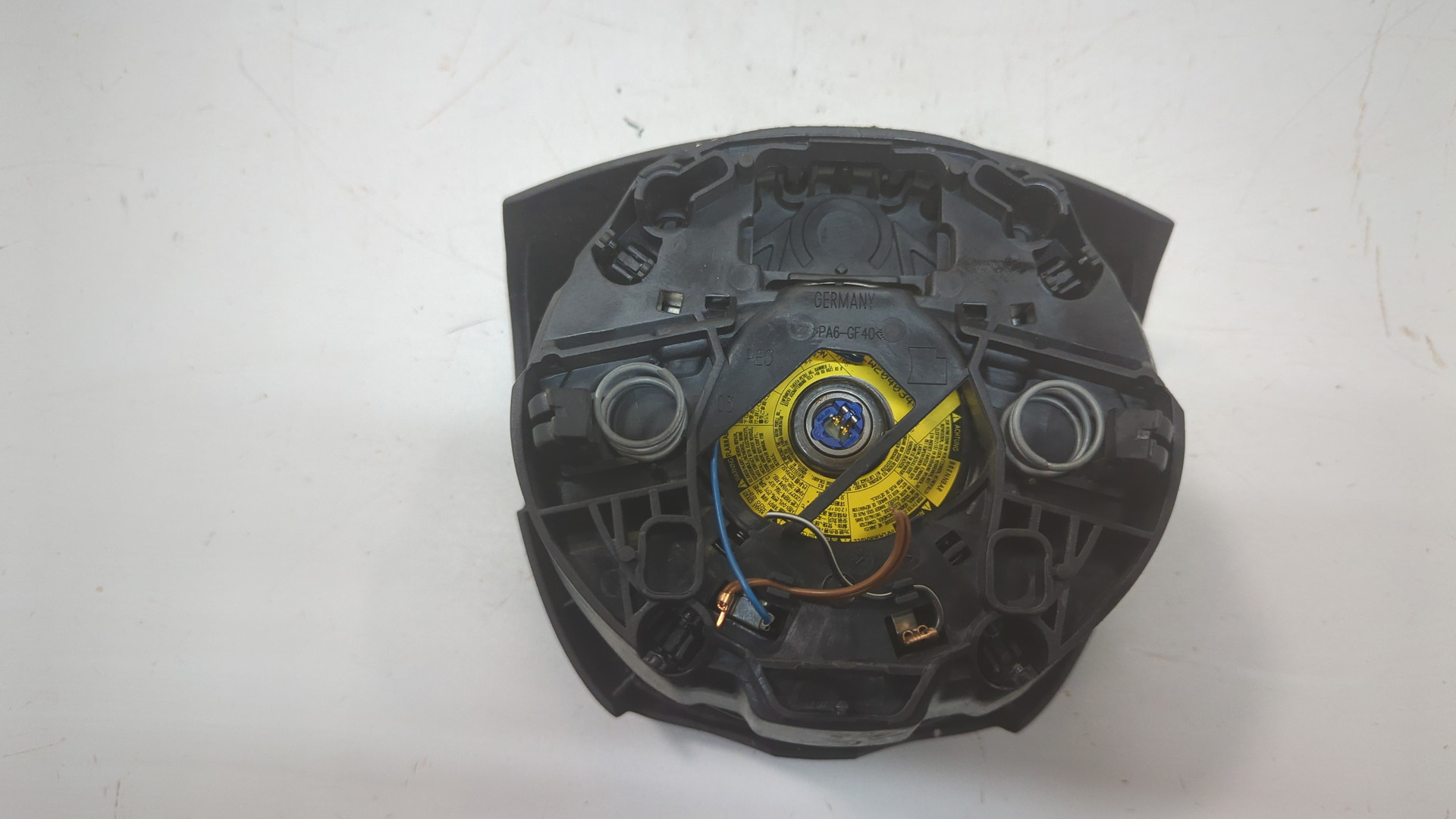 Подушка безопасности в рулевое колесо