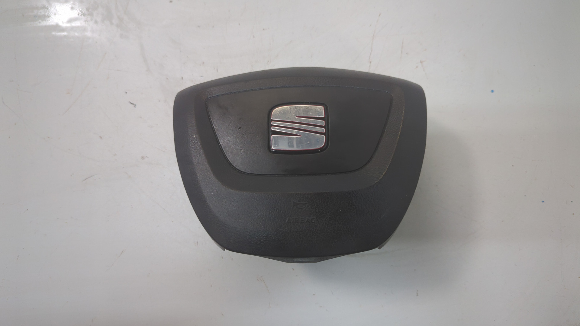 Подушка безопасности в рулевое колесо