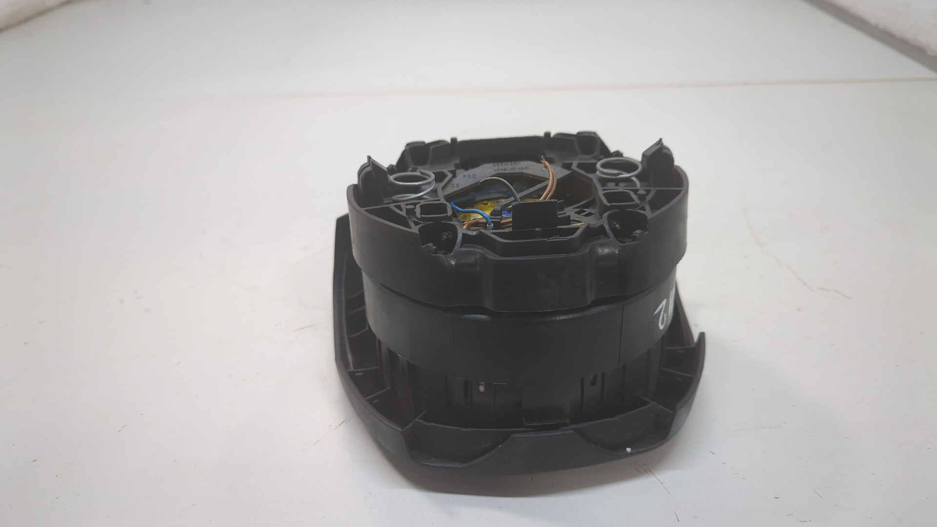 Подушка безопасности в рулевое колесо