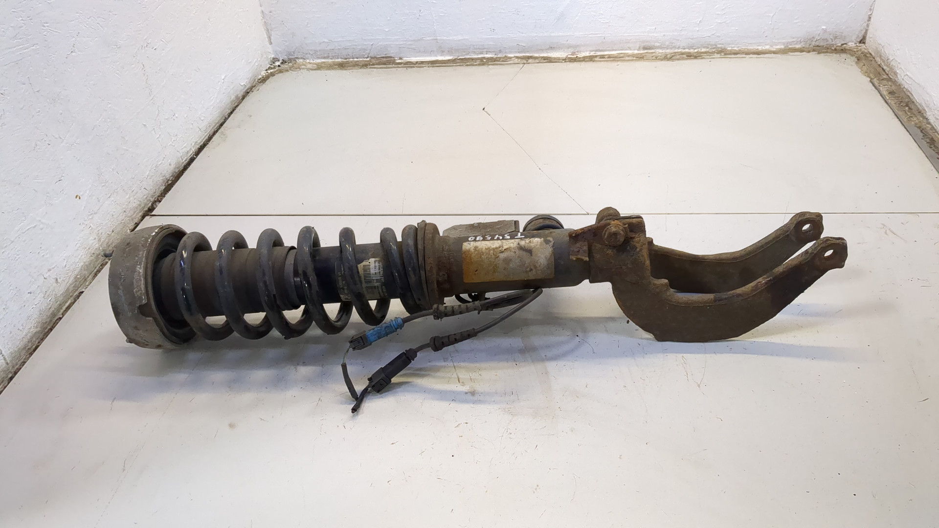 Амортизатор передний правый