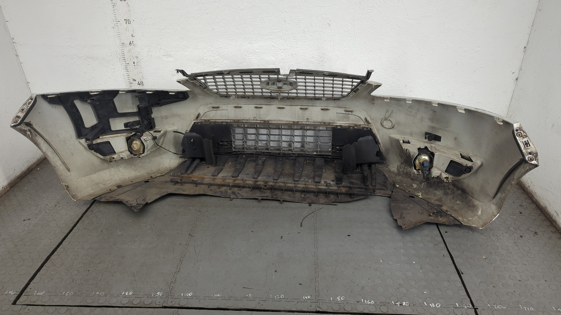 Бампер передний