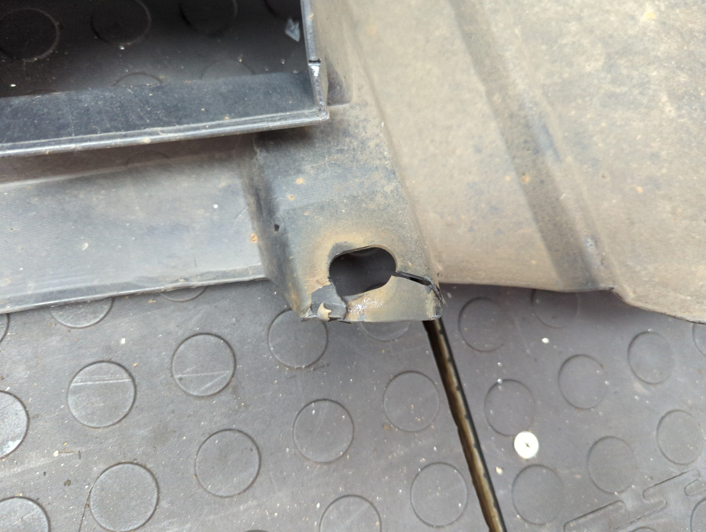 Бампер передний