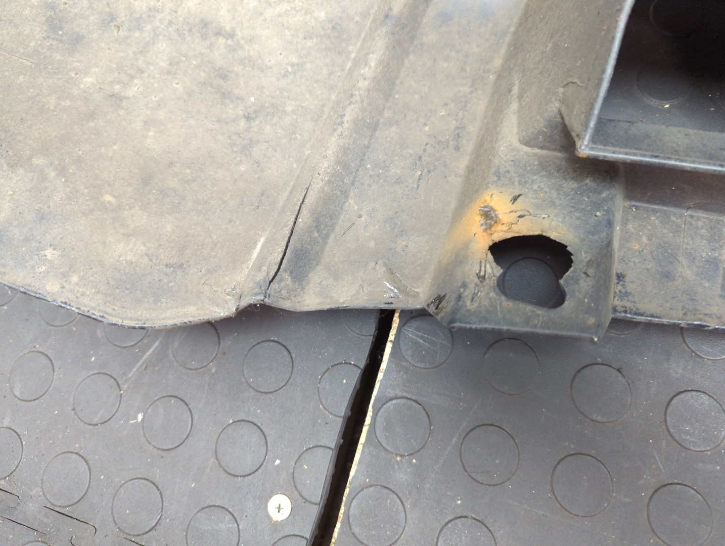 Бампер передний