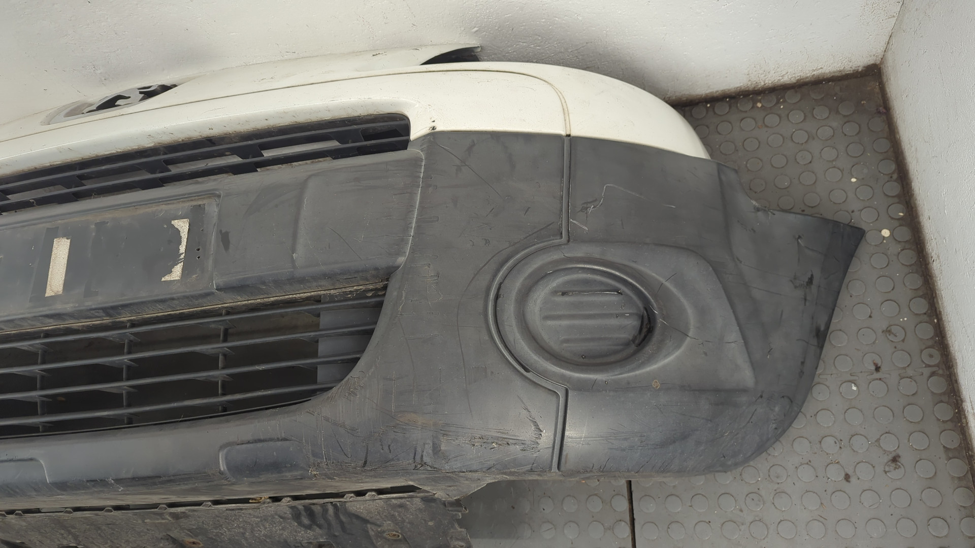 Бампер передний