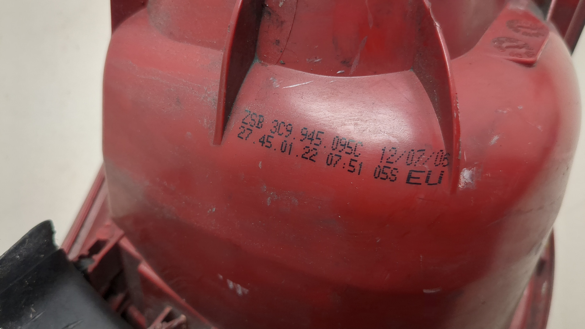 Фонарь задний левый