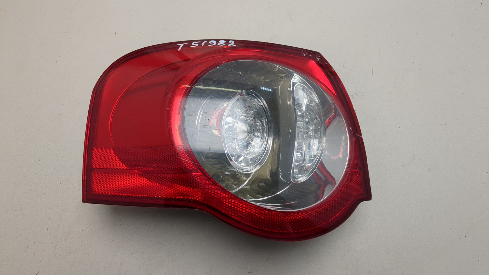 Фонарь задний левый