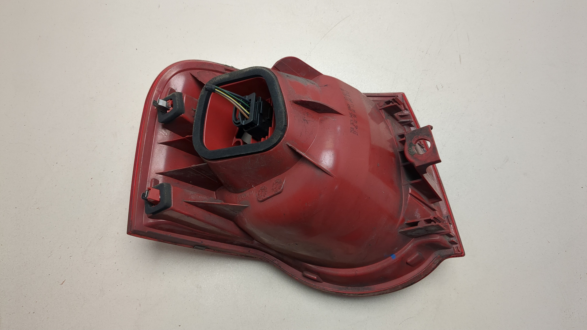 Фонарь задний правый