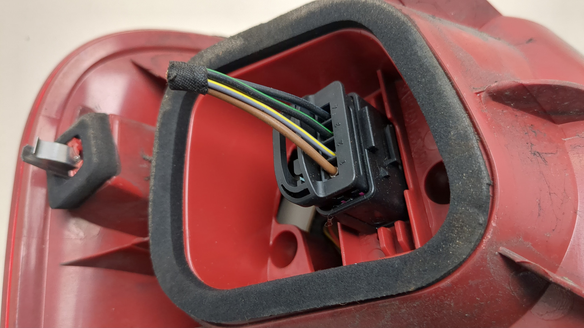 Фонарь задний правый