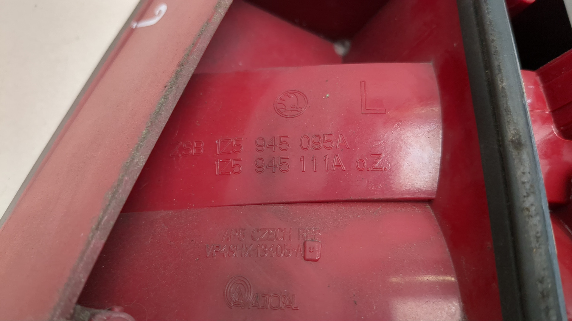 Фонарь задний левый