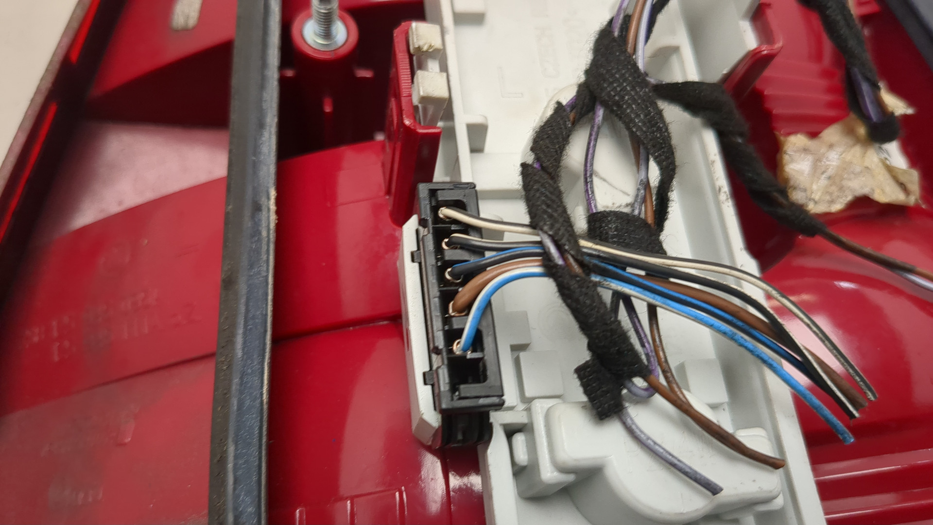 Фонарь задний левый