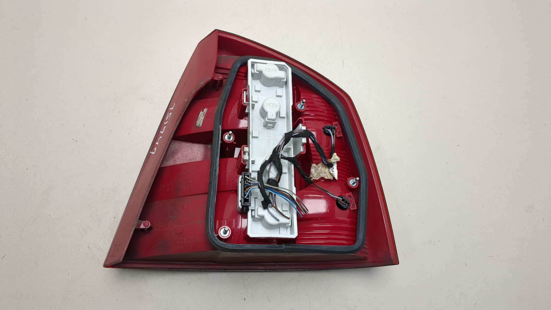 Фонарь задний левый