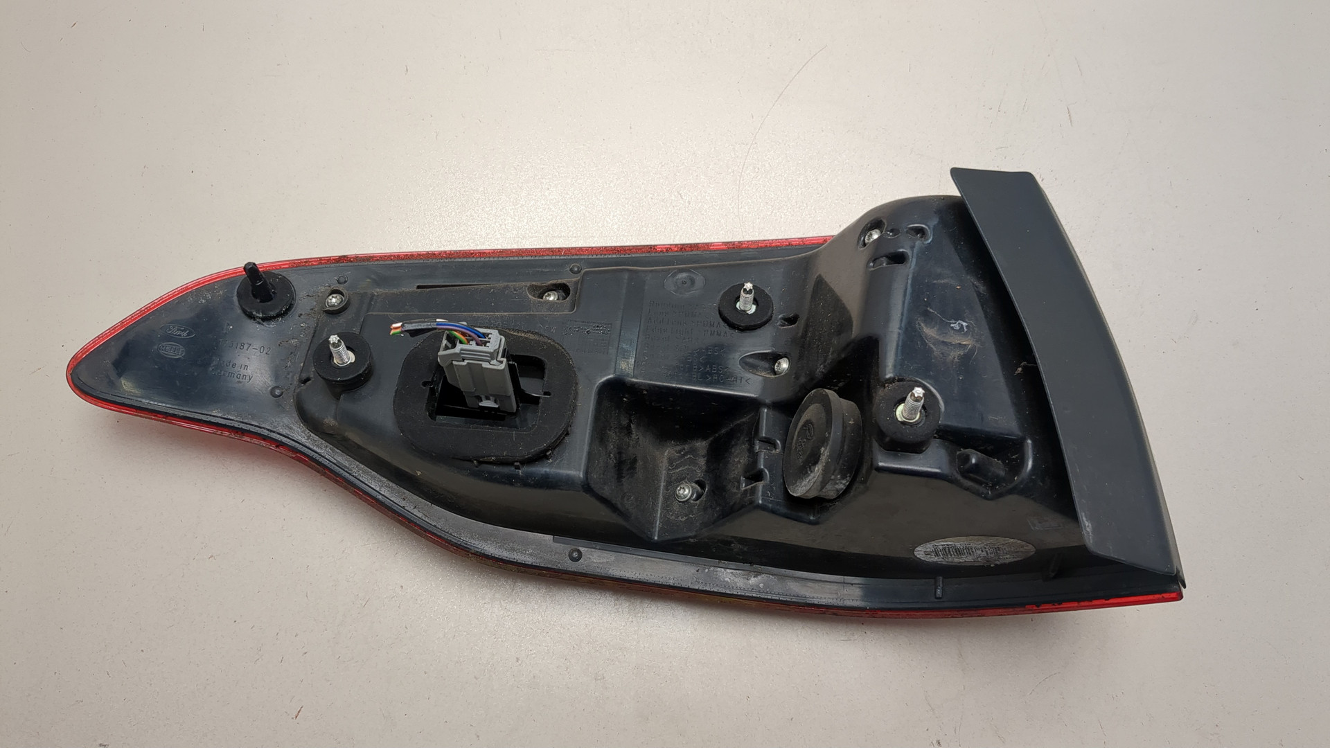 Фонарь задний правый