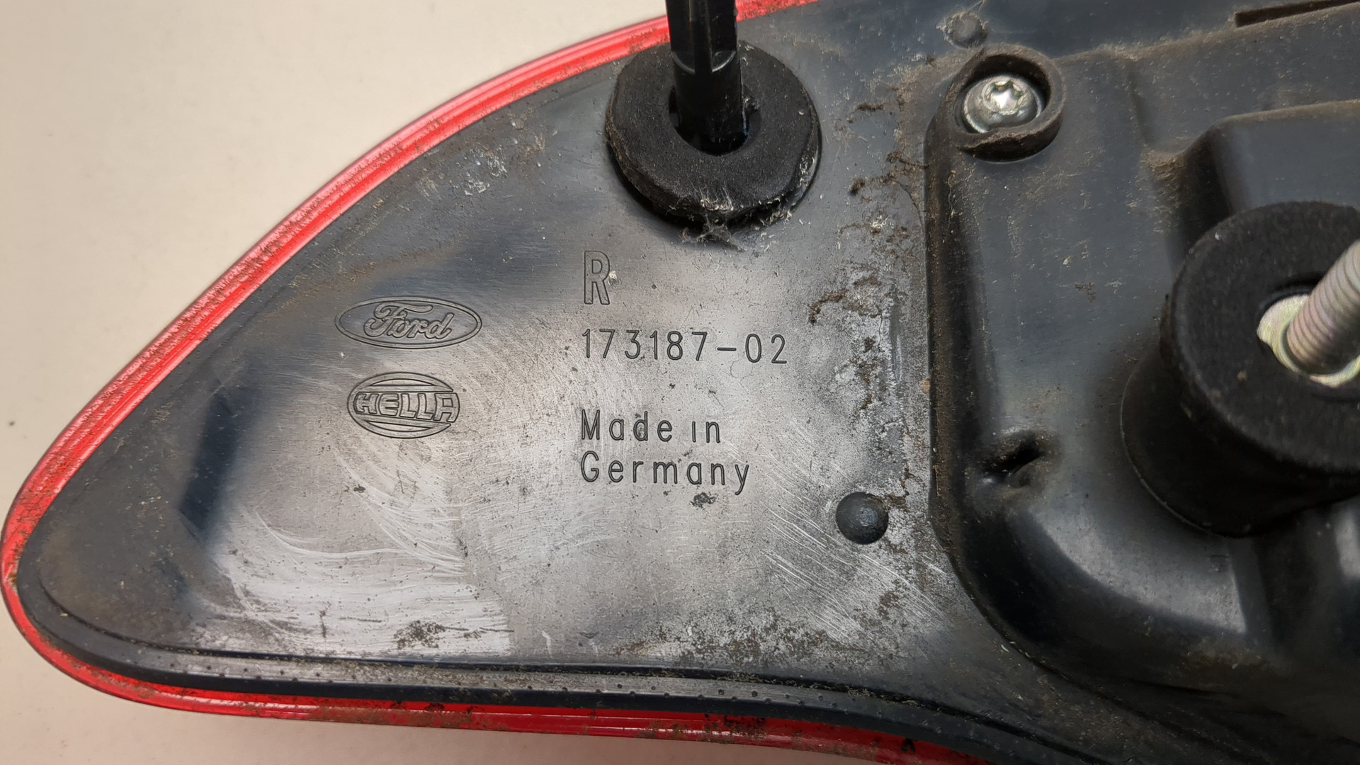 Фонарь задний правый